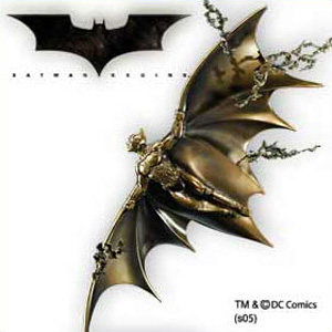 Batman Begins Flying - Statue